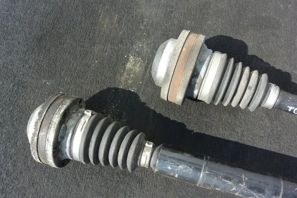 Höger drivaxel VW TIGUAN 1.4 TSI 2.0 TFSI Manuell 2WD image 5