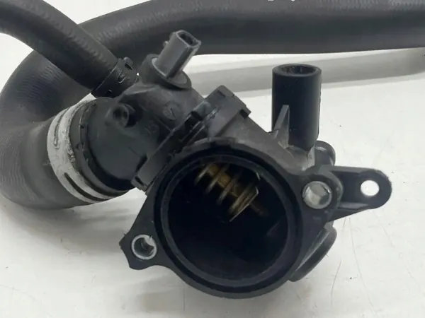 Termostaatin kotelo OEM 110617026R Renaultille image 5