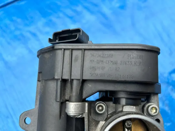 PEUGEOT 208 II OPEL CORSA F Coletor de admissão 1.2 VTI image 8