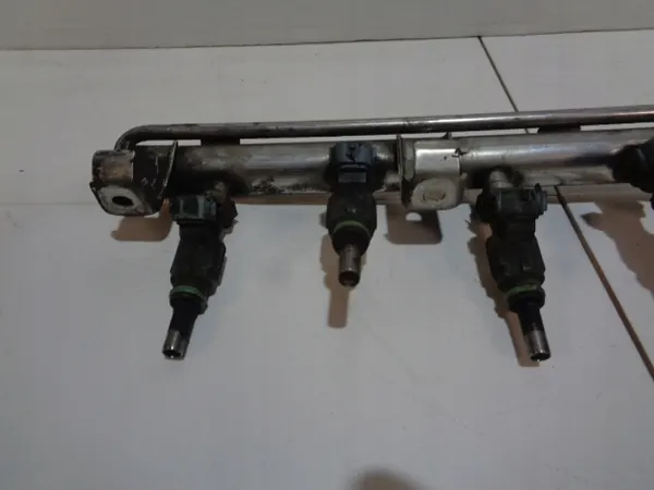 Rail de inyectores OEM 022906031J 022133315J para V6 image 3