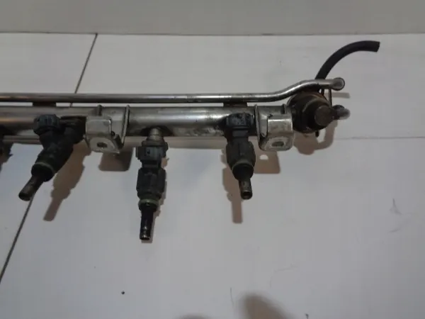 Rail de inyectores OEM 022906031J 022133315J para V6 image 4