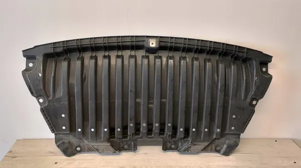 PLACA DE PROTECCIÓN PARACHOQUES MERCEDES E CLASS W213 AMG image 2