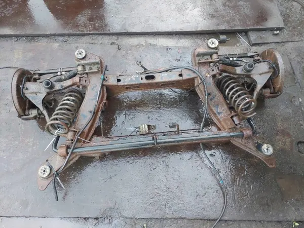 OEM KOMPLETNE ZAWIESZENIE BELKA SANKI TYŁ Achterophanging image 2