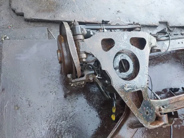 OEM KOMPLETNE ZAWIESZENIE BELKA SANKI TYŁ Achterophanging image 3