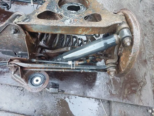 OEM KOMPLETNE ZAWIESZENIE BELKA SANKI TYŁ Achterophanging image 4