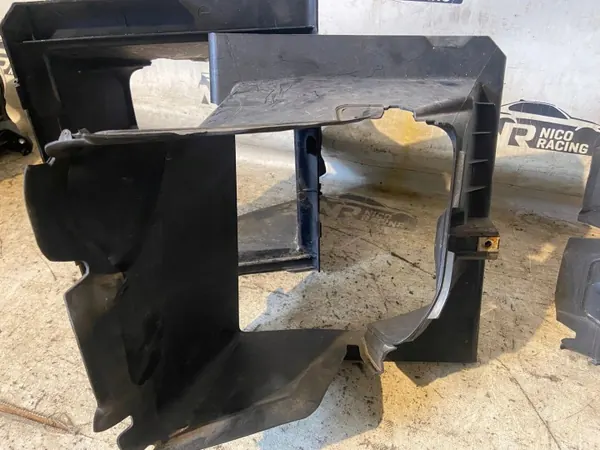 Zijwindaflegger OEM L8B2-8C465-AC voor Land Rover image 3