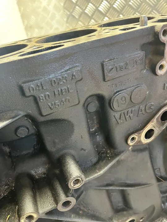 Bloco motor SEAT OEM 04L023A para Ateca 1.6 TDI image 9