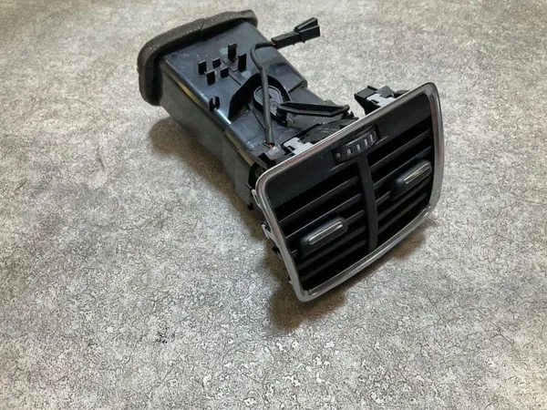 Grille de ventilation arrière OEM 8U0819203A pour Audi image 2