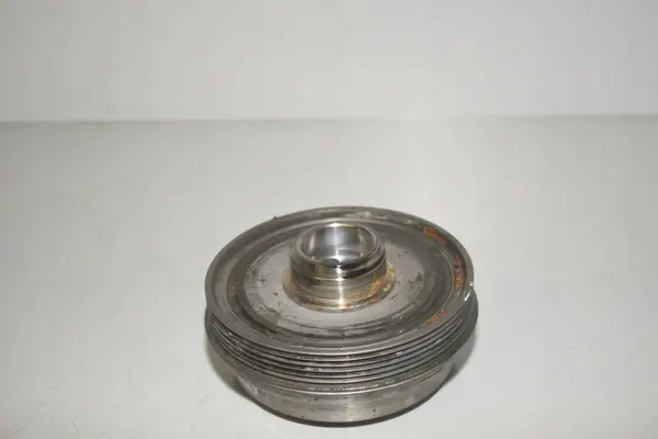 Kampiakselin hihnapyörä OEM 11237925778 BMW F40 2.0L image 4