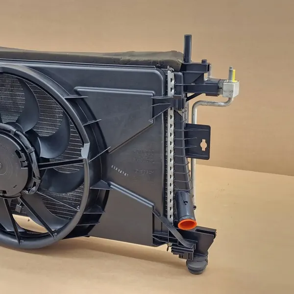 Conjunto de ventilador de refrigeración Ford Focus III C-MAX 1.6LPG 1.6Ti image 2