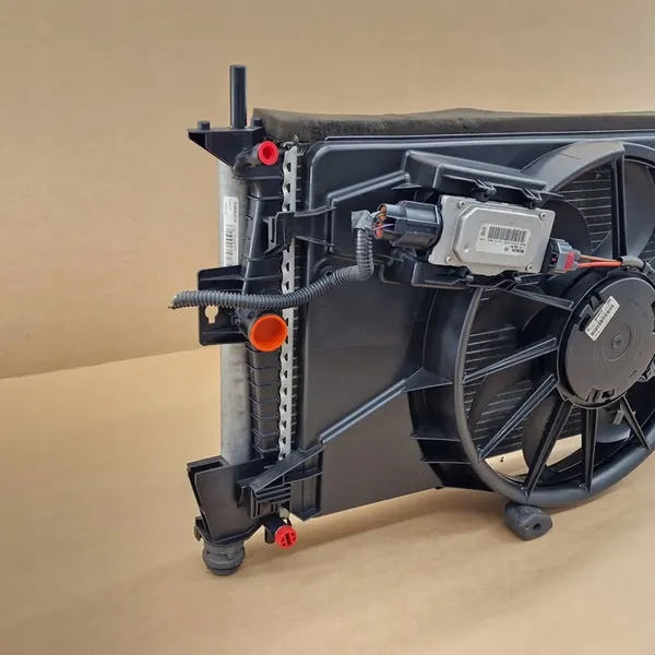 Conjunto de ventilador de refrigeración Ford Focus III C-MAX 1.6LPG 1.6Ti image 3