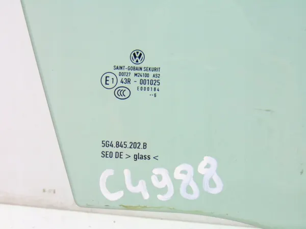 OEM 5G4845202B Höger framdörr sidoruta - Begagnad image 4