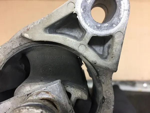 Soporte de motor Renault 546190005R image 2