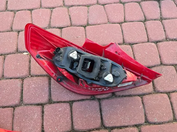 Luz trasera izquierda Opel Corsa D Lift 3D image 3