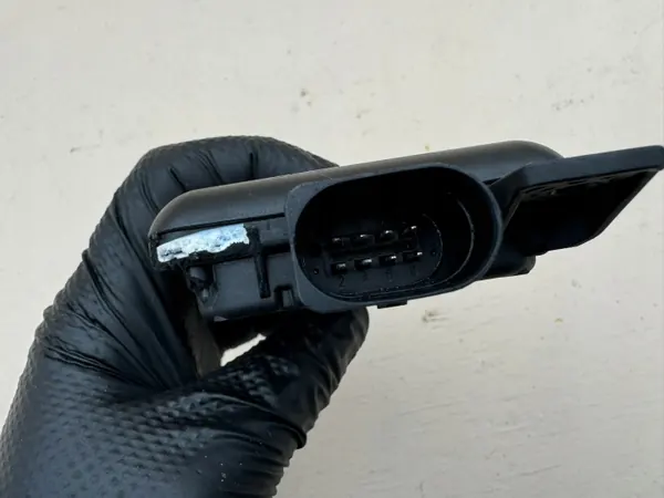 Skoda OE 5Q0907686C Radarcontroller Gebruikt image 5