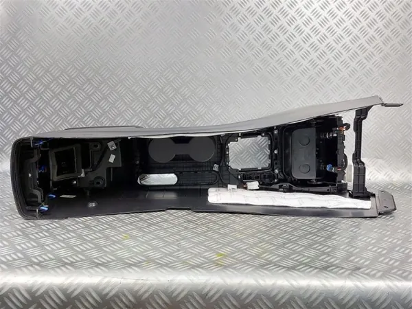 Reposabrazos consola central OEM 84633-A4000 Kia Carens IV image 9