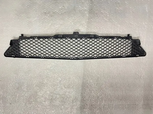 Grille inférieure de pare-chocs avant Mercedes-Benz B W246 image 2