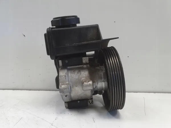 Peugeot 206 Power Steering Pump image 6