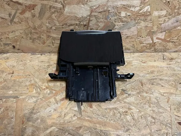 Prateleira porta-copos OEM 01829337B83 Alfa Romeo Giulia image 2