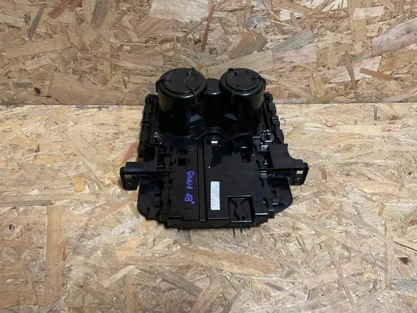 Prateleira porta-copos OEM 01829337B83 Alfa Romeo Giulia image 4