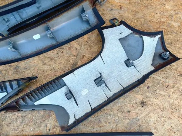 Pilarklädnadssats OEM Podsufitka Svart Audi TT 8N image 10