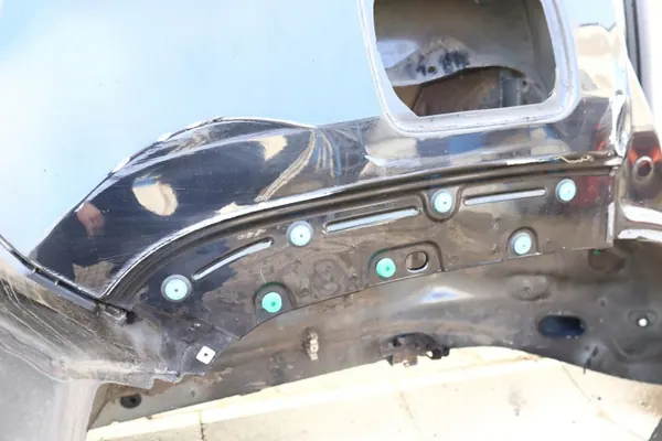 Guardabarros trasero derecho Jeep Renegade OEM 1206091949 image 4