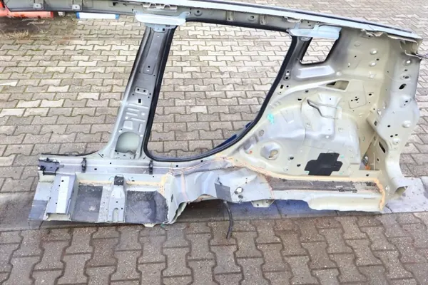 Guardabarros trasero derecho Jeep Renegade OEM 1206091949 image 5