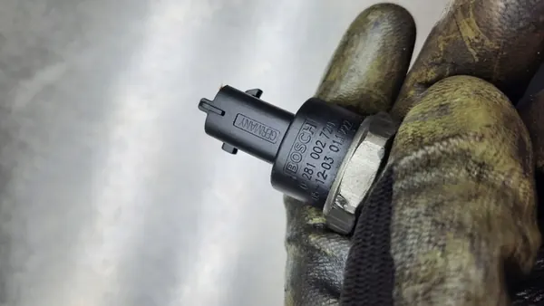 Brandstofdruksensor Renault Laguna II 1.9 DCI H8200418270 image 3