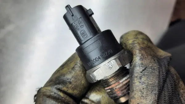 Brandstofdruksensor Renault Laguna II 1.9 DCI H8200418270 image 4