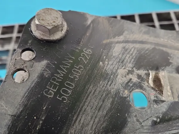 OEM 5Q0505226C Taka-Oikea Pyörännavan Formentor 1.5 TSI image 4
