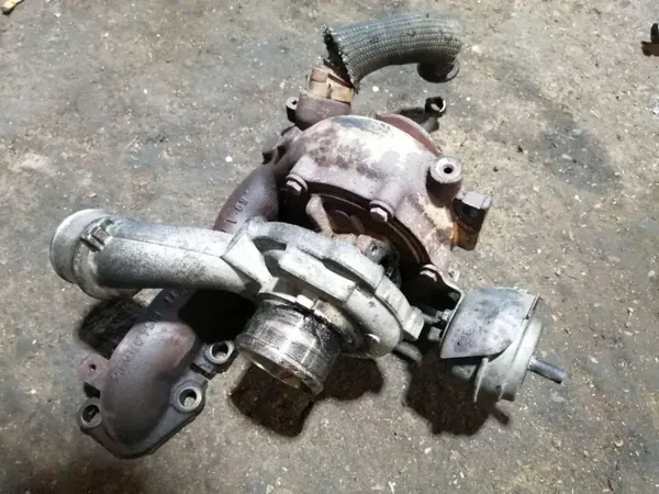 Turbocompressor OEM 55190872 para Opel Vectra C 1.9L Diesel image 2