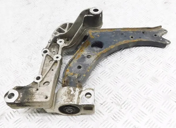 Supporto braccio di controllo anteriore destro - Golf VI Touran A3 8P image 2