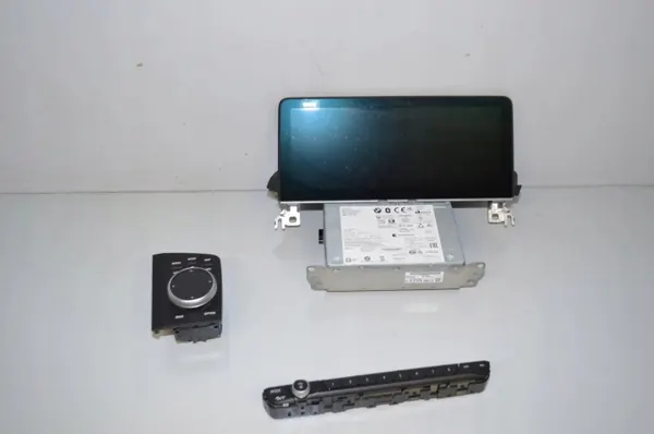 BMW iX3 Navigationssystem OEM 5A64226 Begagnad image 2