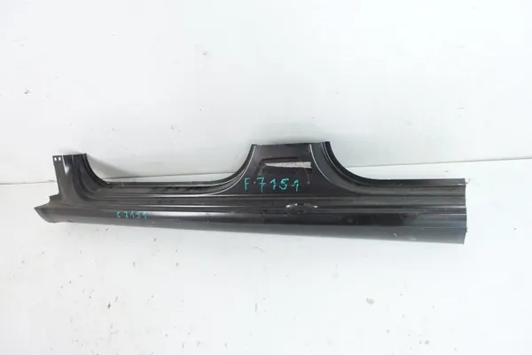 SKODA OCTAVIA III 2013- Couvre-poteau avant gauche OEM image 3