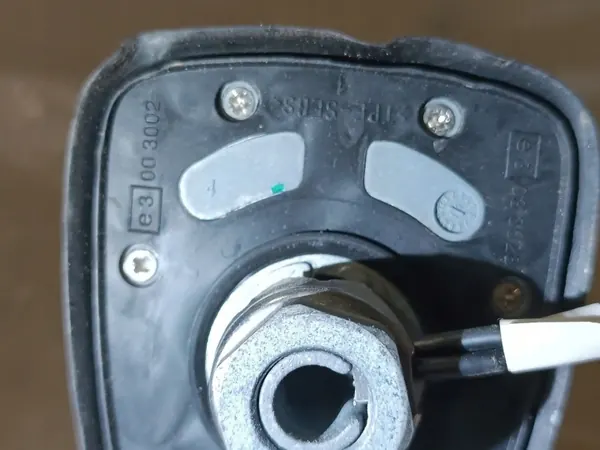 Antena Renault OEM 282160099R para Megane III image 5