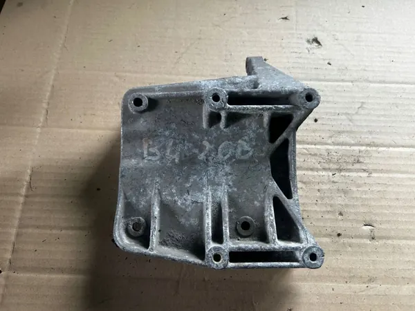 Support Compresseur Climatisation OEM 050260885D image 2