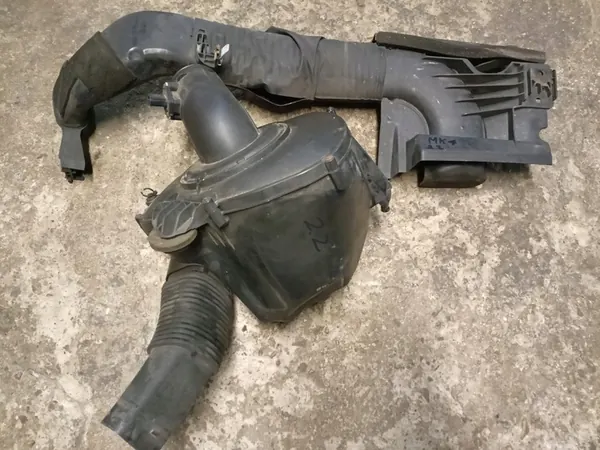 FORD MONDEO MK4 Boîtier de Filtre à Air 2.2 TDCI image 2