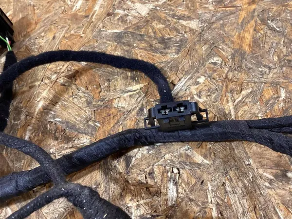 Oviharja vasen Porsche 911 992 OEM 9P5972118E image 4