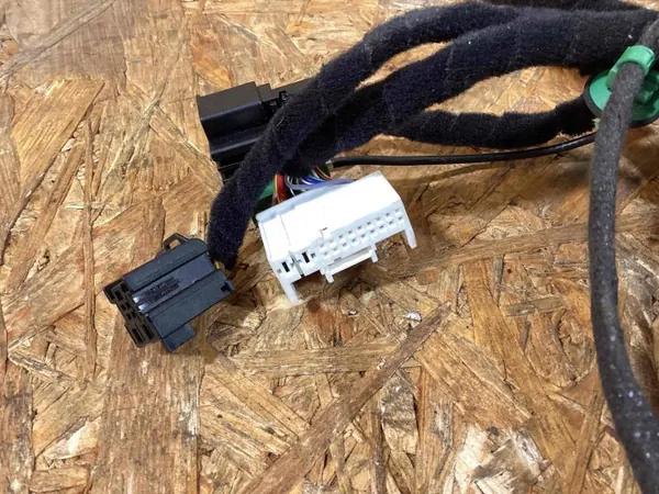 Oviharja vasen Porsche 911 992 OEM 9P5972118E image 7