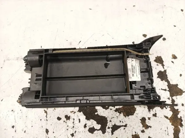Accoudoir cuir OEM 1400712A pour Mercedes CLA II image 3
