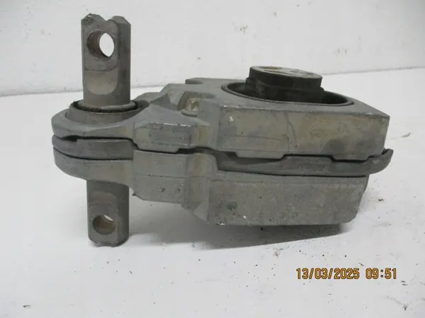 Brazo de control Mercedes EQA A2432403100 usado image 2