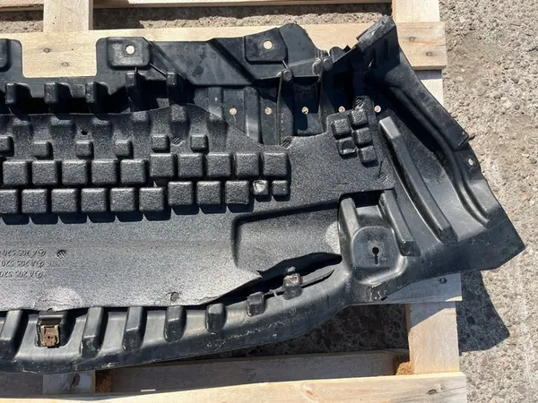 MERCEDES W205 Stötfångarskydd A2055200400 image 5