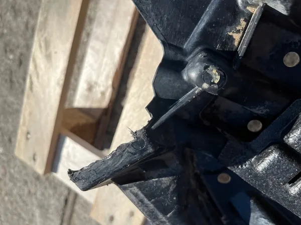 MERCEDES W205 Stötfångarskydd A2055200400 image 8