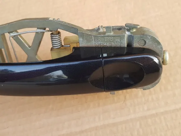 Takaoikea ovenkahva / VW Touran I 2003-2015 / LC9Z image 10