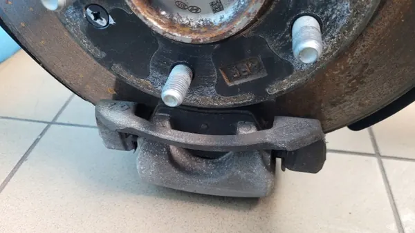 OEM 55100-F2500 bakvagnsbalk för Hyundai i30 III image 8