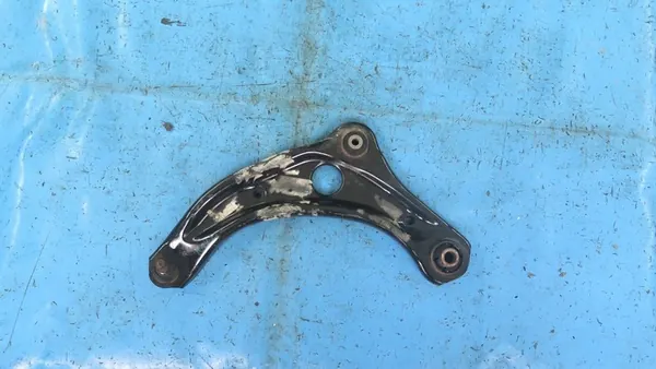 Braccio di Controllo Anteriore Destro Nissan Micra K14 2017- image 2