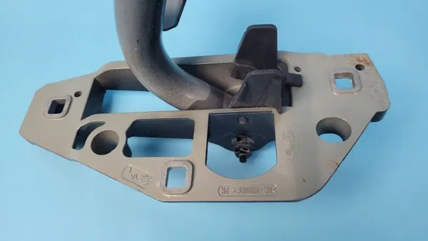 Mercedes EQE W295 Linker Kofferbakdekscharnier OEM A2957500100 image 6