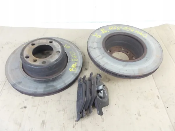Disques et plaquettes avant OEM HGFKTYK BMW E60/E61 image 2