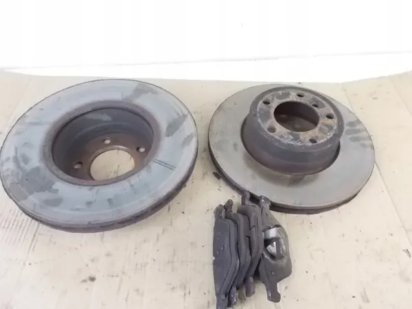 Disques et plaquettes avant OEM HGFKTYK BMW E60/E61 image 4
