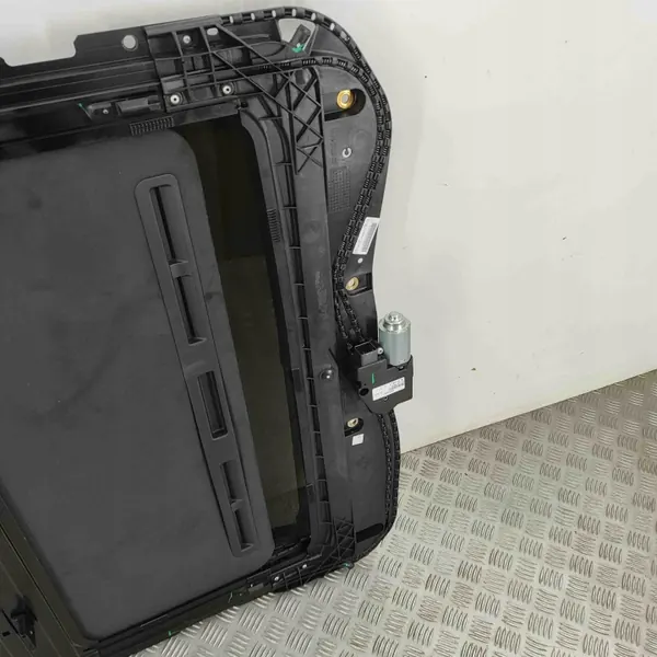 Teto Solar Maserati Ghibli OEM 06700258510 - Usado image 4